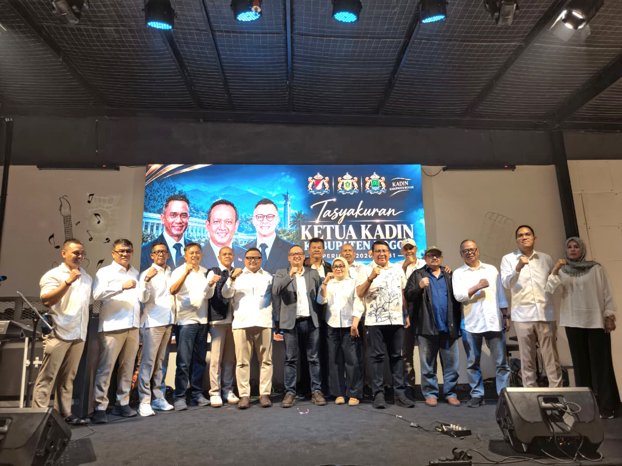 Menghadiri Undangan Acara syukuran atas terpilihnya Bapak Hilal Firmansyah sebagai Ketua Kadin Kabupaten Bogor periode Tahun 2026-2031 di Cafe Beanfinity Cibinong Bogor